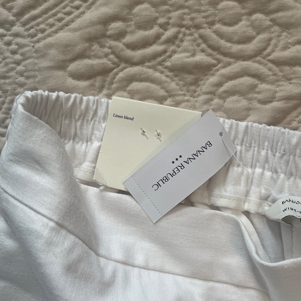 Banana Republic Linen-Blend Wide-leg Cropped Pants in White - Picture 3 of 10
